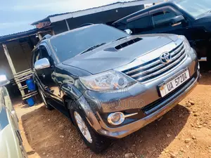 Toyota Fortuner 2.5 D RWD 2011 Gray