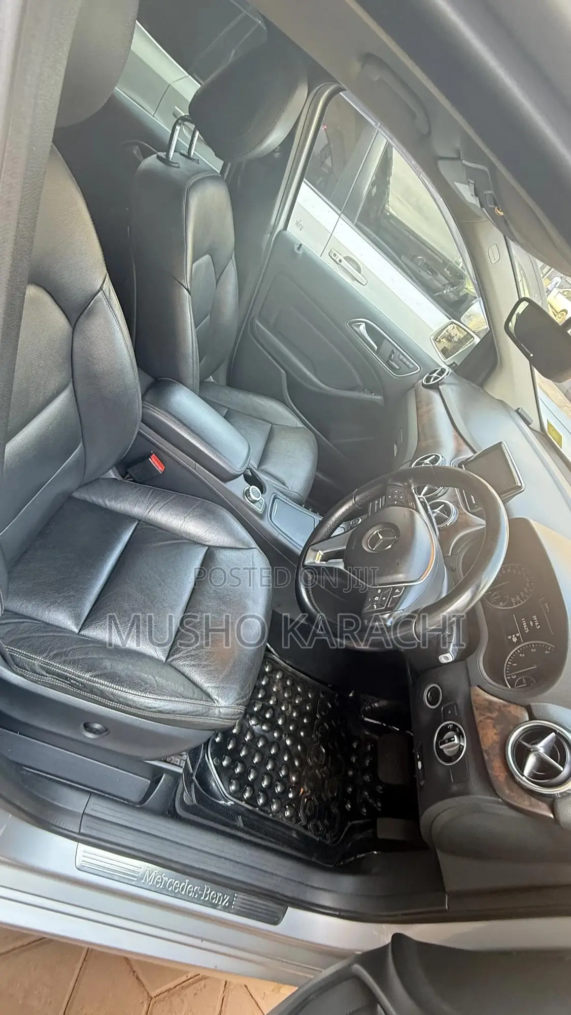 Mercedes-Benz B-Class B180 Petrol 2012 Silver