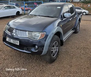 Mitsubishi L200 Double Cab 2.5 136hp 4WD 2007 Gray