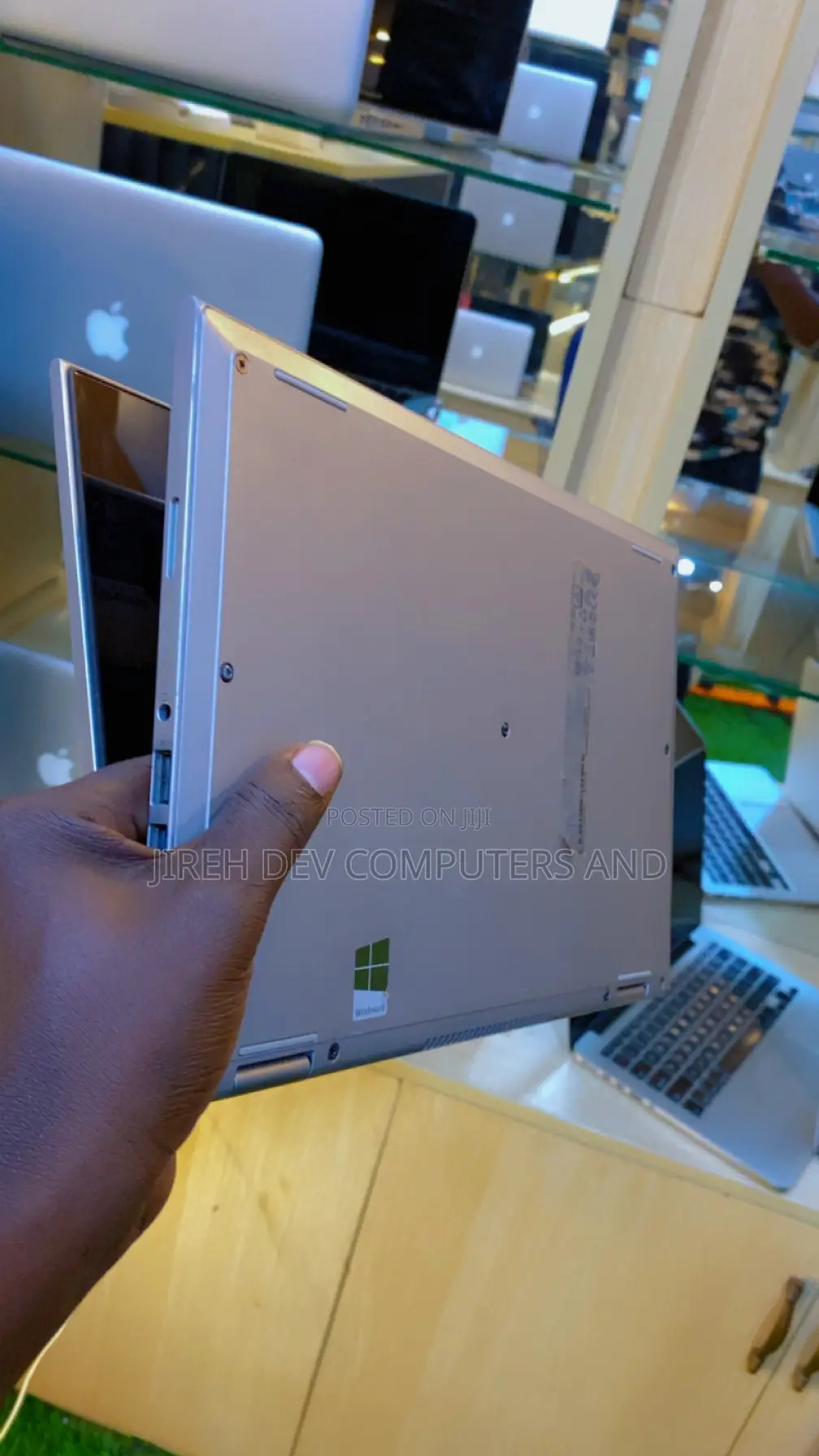 Laptop Dell Inspiron 11 3147 4GB Intel Celeron SSD 140GB