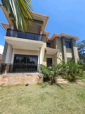 5bdrm Duplex in Kansanga, Central Division for rent