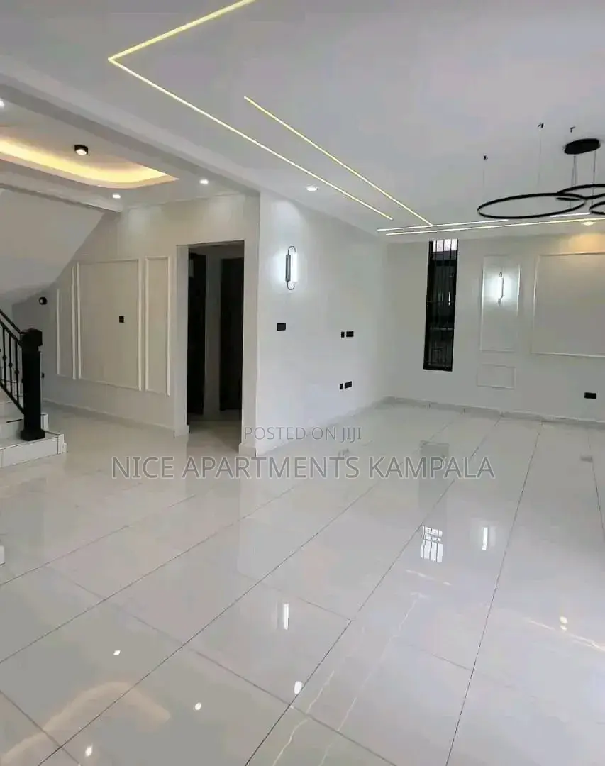5bdrm Duplex in Muyenga, Central Division for rent
