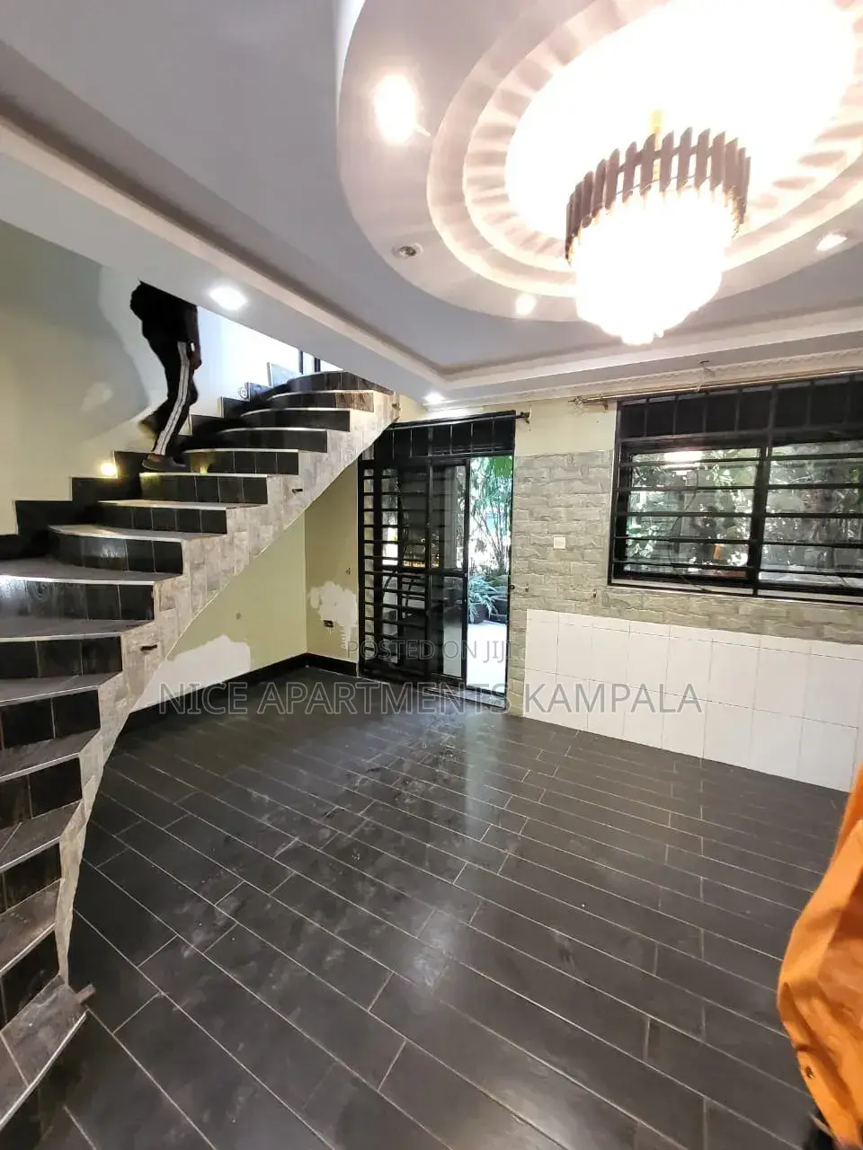 5bdrm Duplex in Muyenga, Central Division for rent