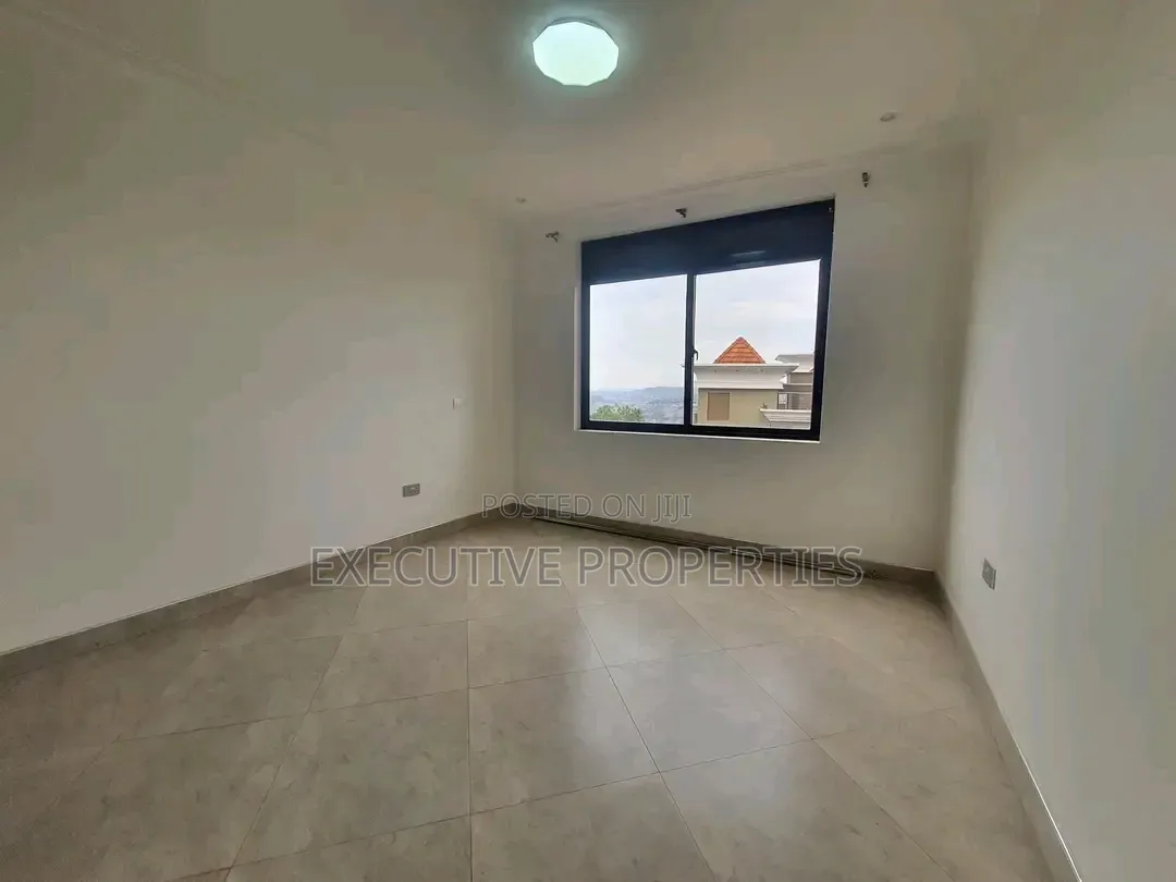 1bdrm Apartment in Lweza Entebbe Road, Central Division for rent