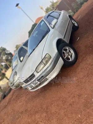 Toyota Corolla 1996 White