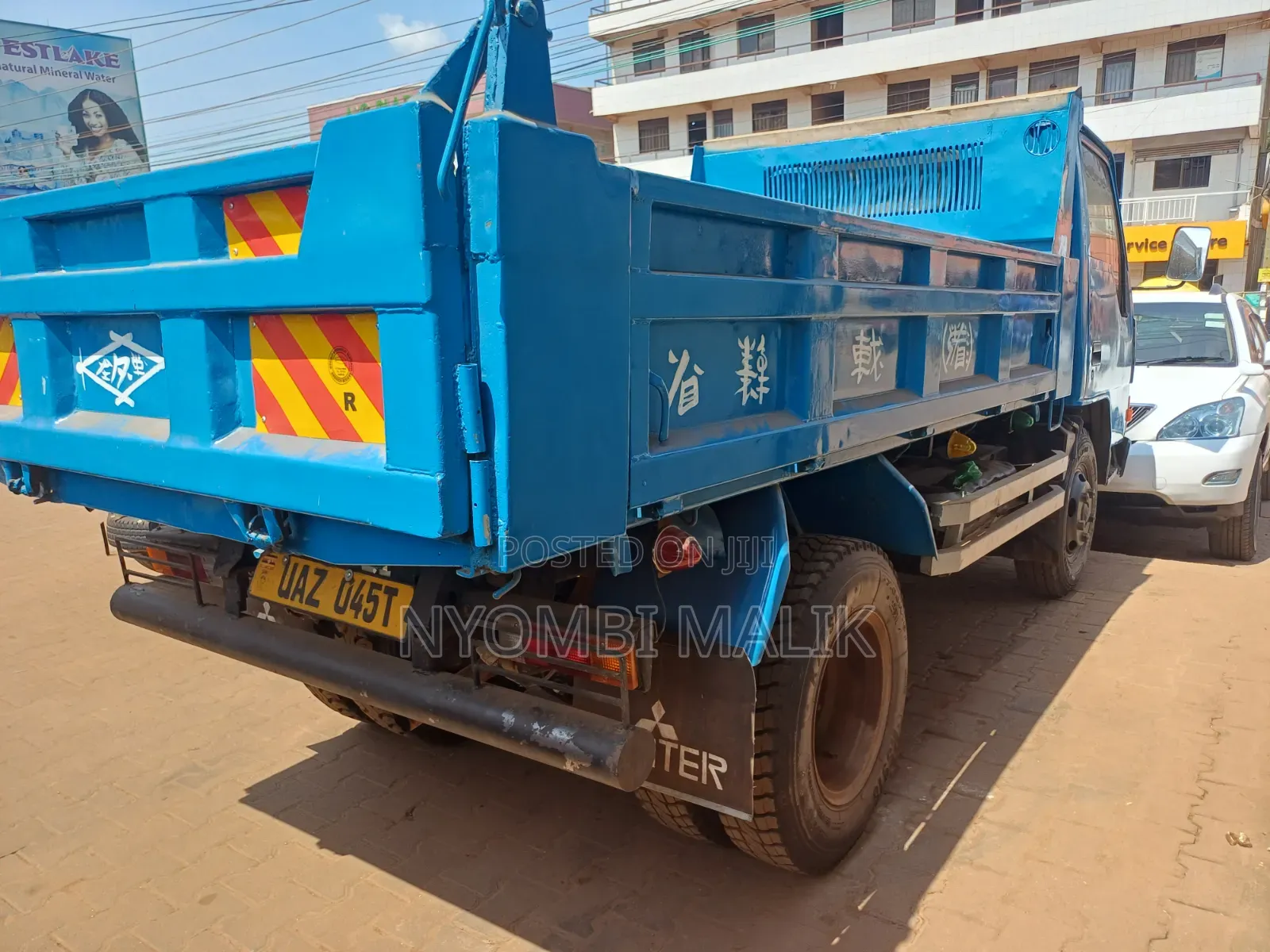 Mitisubishi Tipper