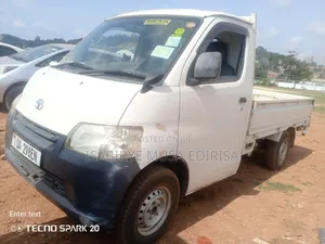 Toyota Haice 2012 Mode