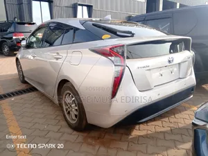 Toyota Prius Plug-In Hybrid 2025 White