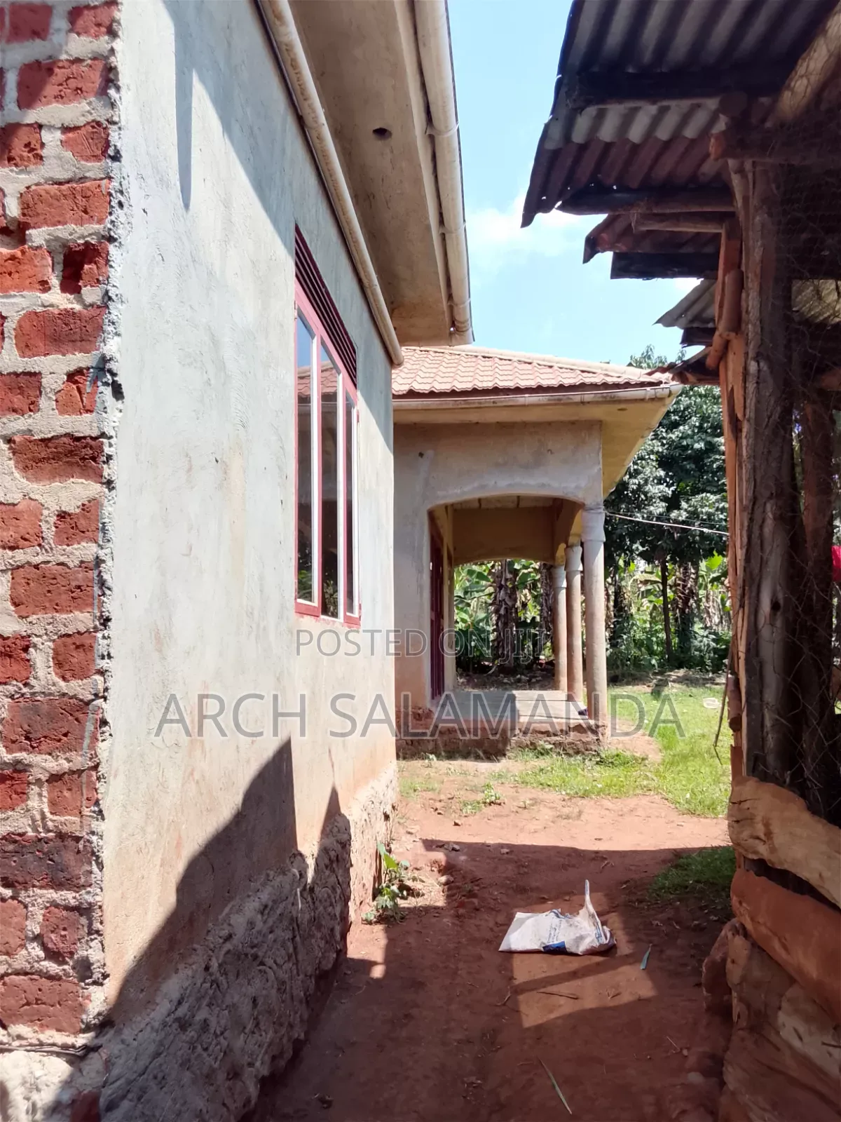 5bdrm House in Nakisunga for sale