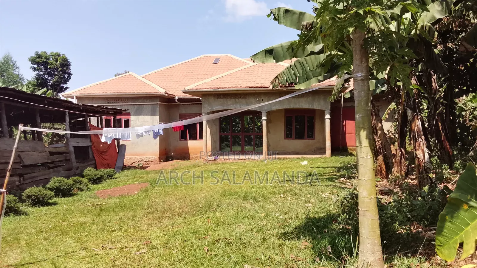 5bdrm House in Nakisunga for sale