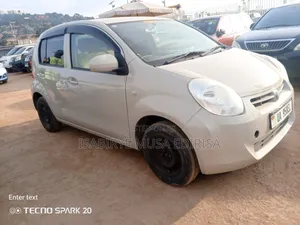 Toyota Passo 2013 Gold