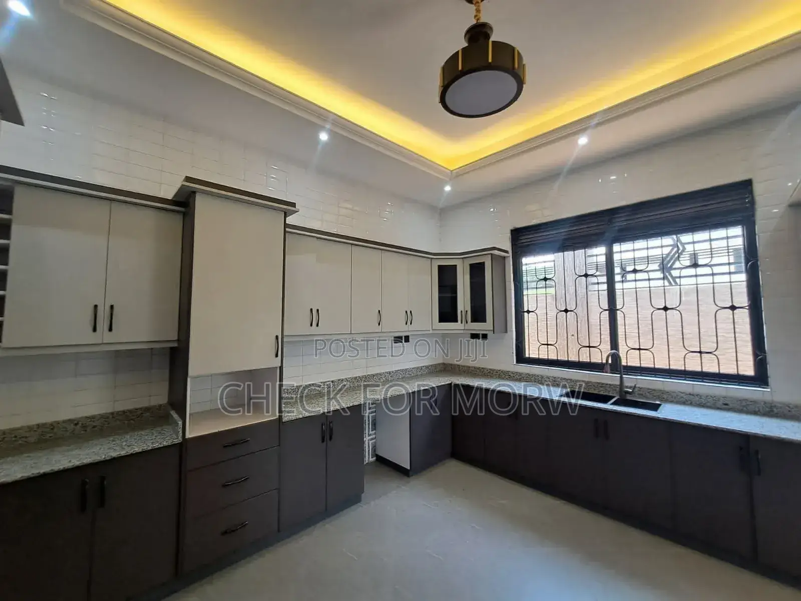 5bdrm House in Kira, Central Division for sale