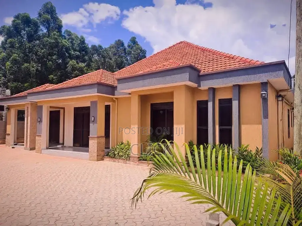 5bdrm House in Kira, Central Division for sale