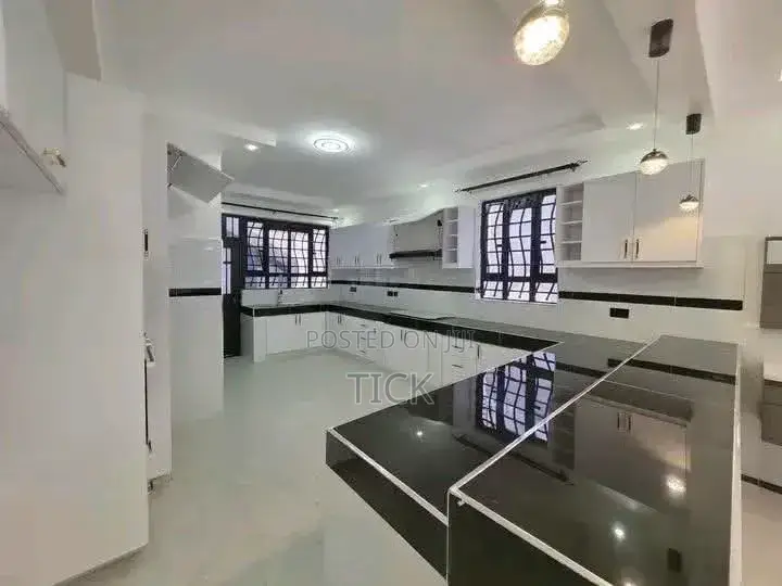 6bdrm Duplex in Kira, Central Division for sale