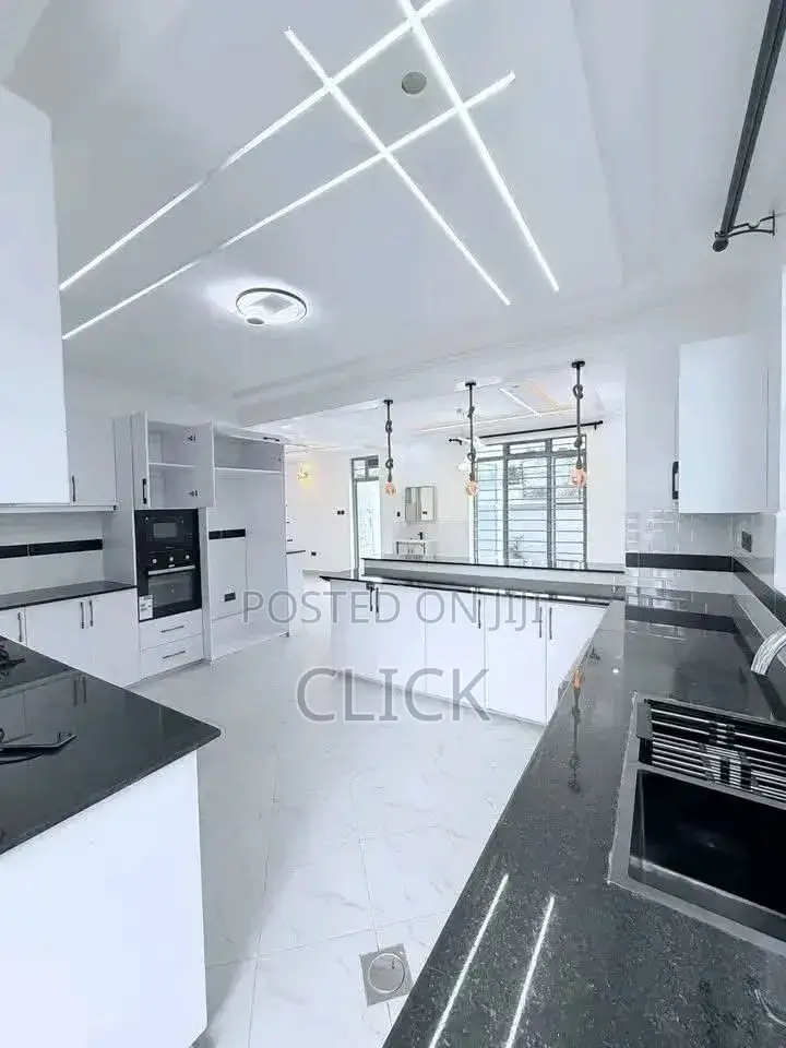 6bdrm Duplex in Kira, Central Division for sale