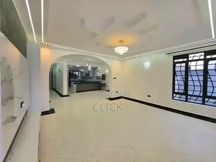 6bdrm Duplex in Kira, Central Division for sale