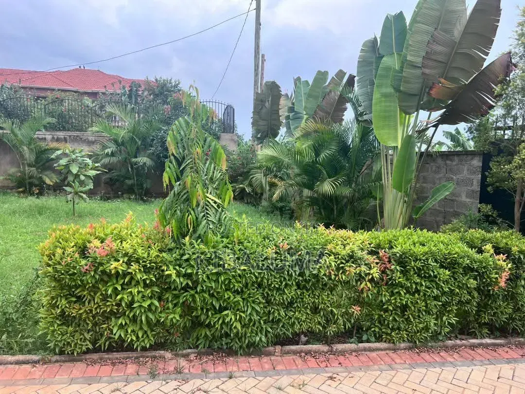 6bdrm Duplex in Kira, Central Division for sale