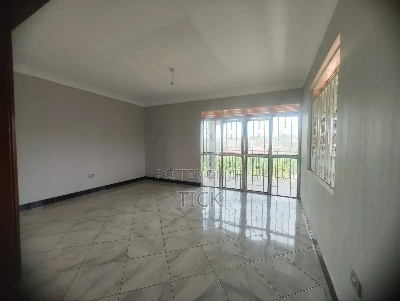 6bdrm Duplex in Kira, Central Division for sale