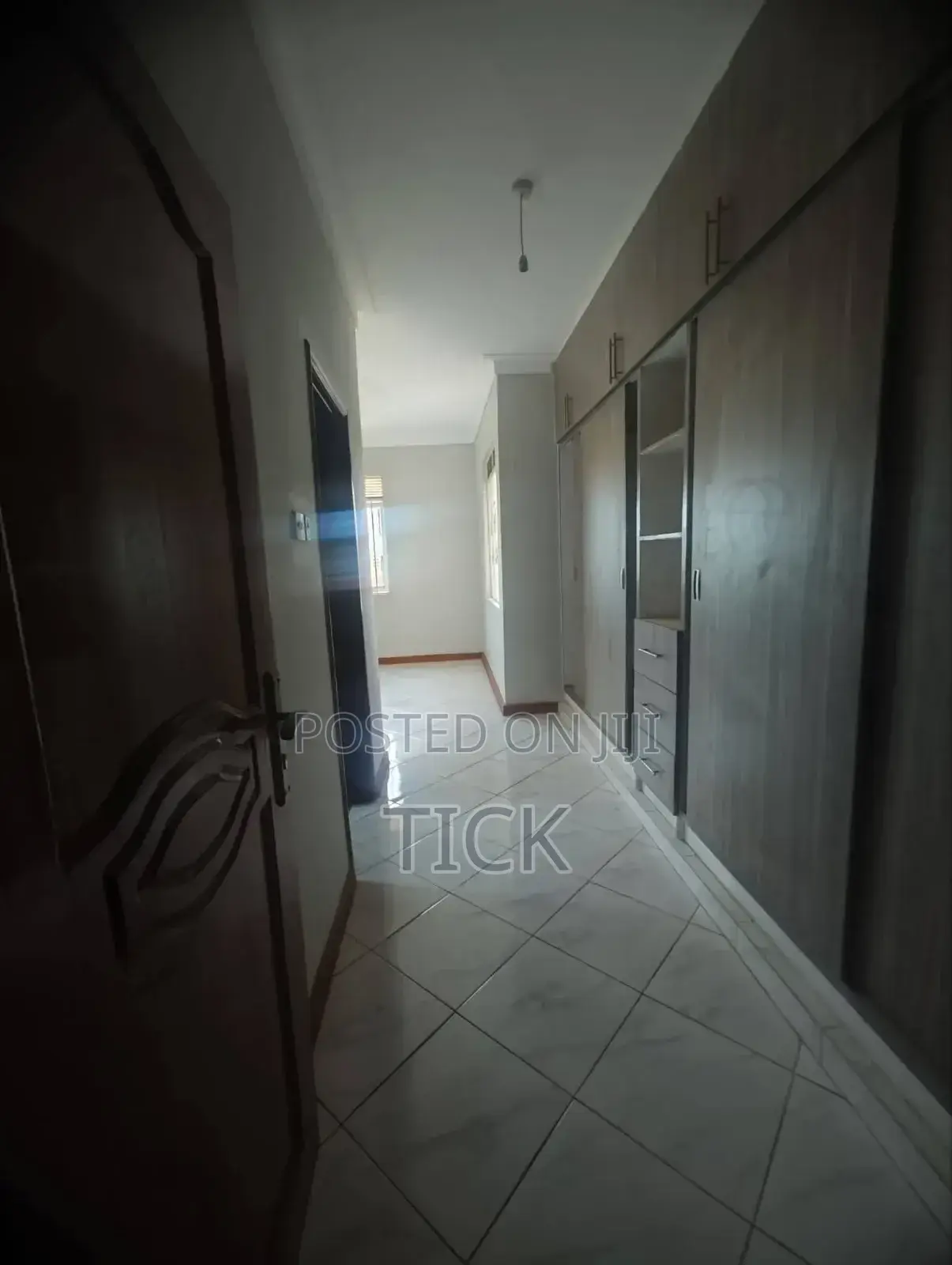 6bdrm Duplex in Kira, Central Division for sale