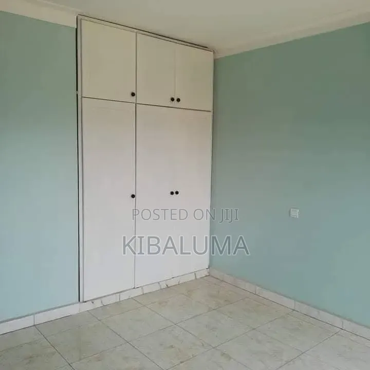 3bdrm Apartment in Mutundwe, Central Division for rent