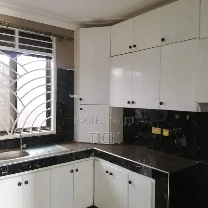 3bdrm Apartment in Mutundwe, Central Division for rent