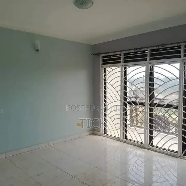 3bdrm Apartment in Mutundwe, Central Division for rent