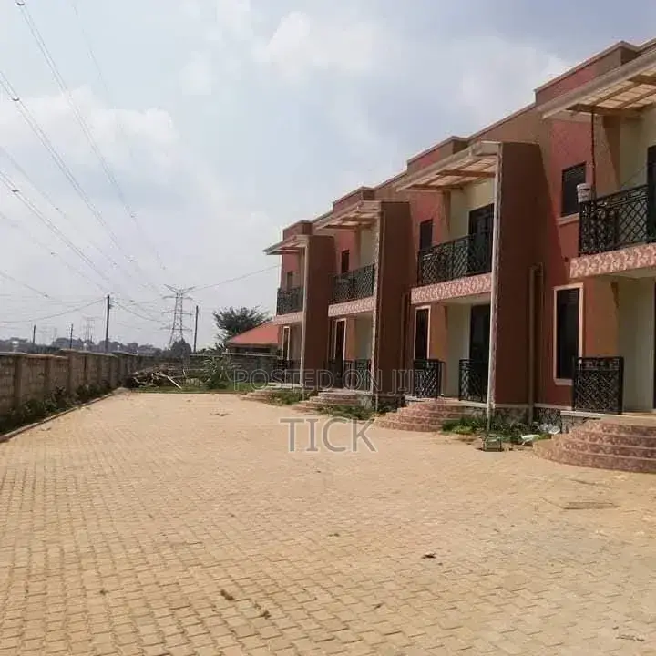 3bdrm Apartment in Mutundwe, Central Division for rent