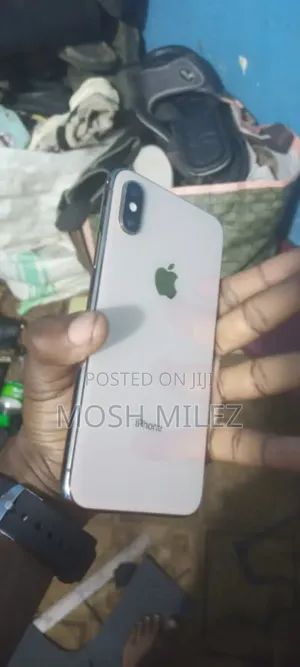 Apple iPhone XS Max 64 GB Gold