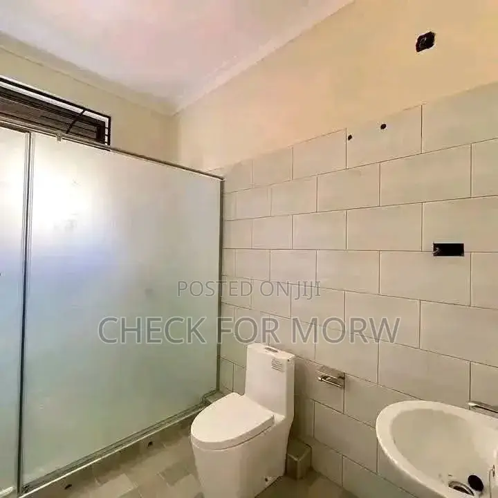 3bdrm Apartment in Mutundwe, Central Division for rent
