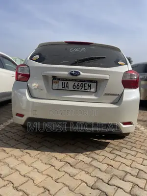 Subaru Impreza 2.0i Limited Hatchback 2012 White