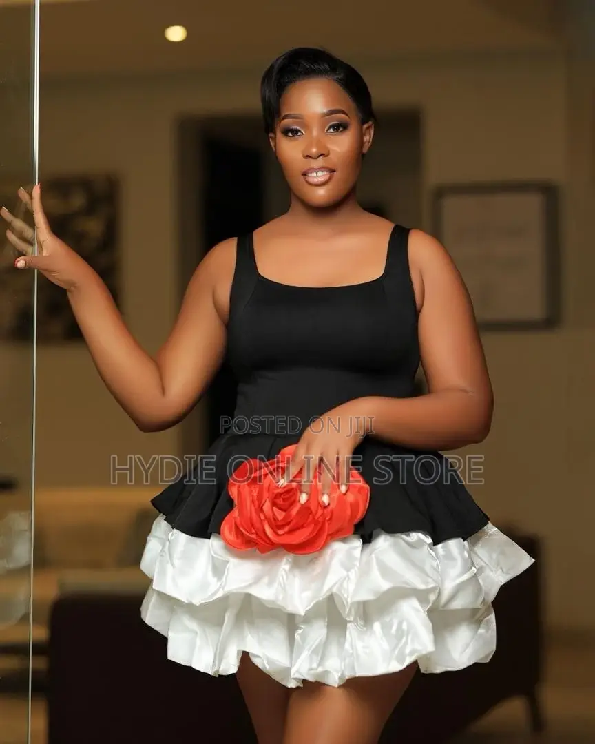 Ladies Armless Short Round Dress