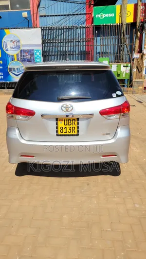Toyota Wish 2010 Silver