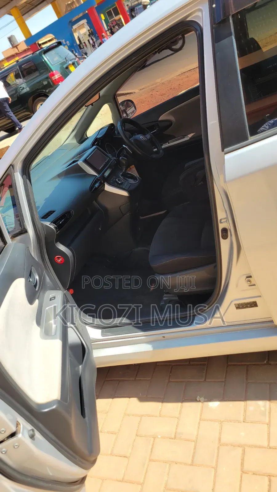 Toyota Wish 2010 Silver