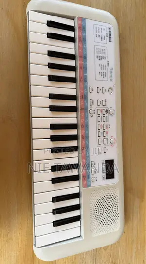 Yamaha Remie Kids Mini Electronic Keyboard