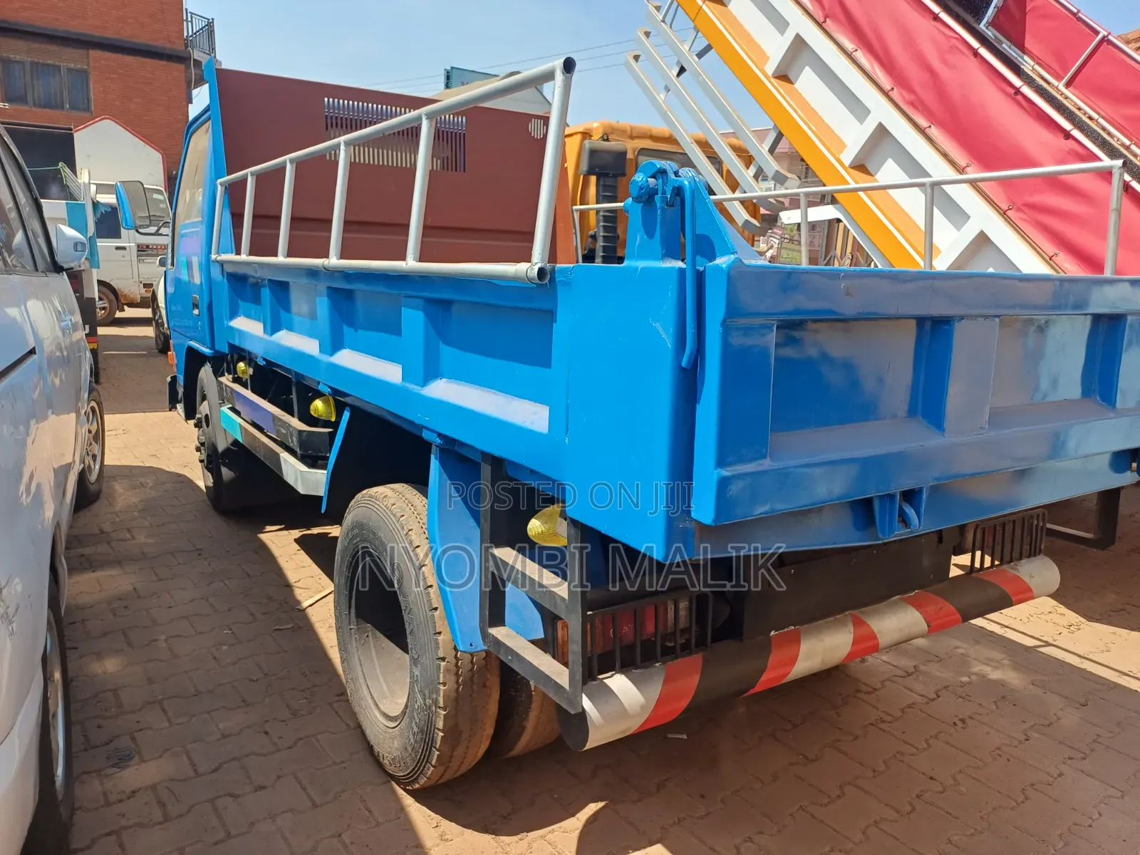 Canter Tipper Blue