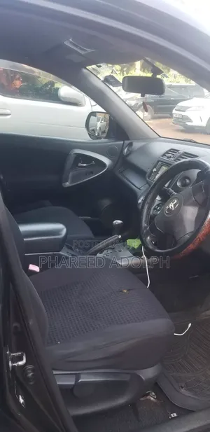 Toyota Vanguard 2010 Black