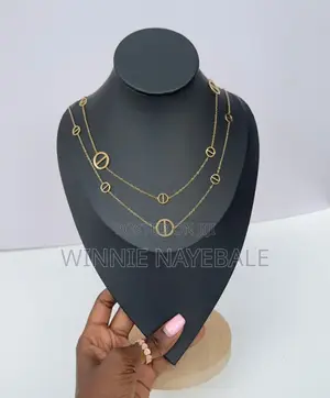 Necklaces /Pendants/Layered Necklaces