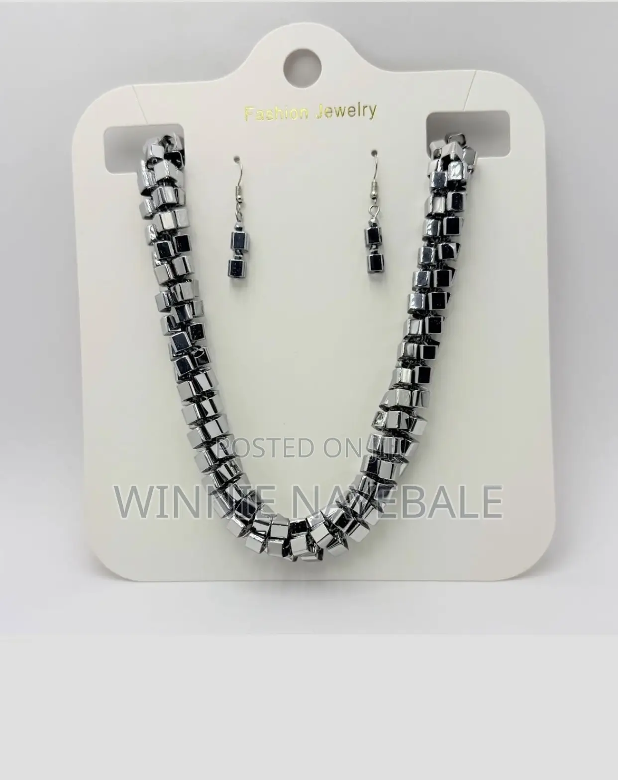 Necklaces /Pendants/Layered Necklaces