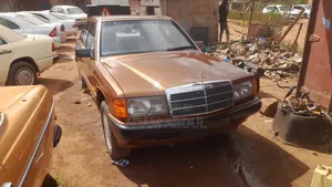 Mercedes-Benz 190E 1988 Brown
