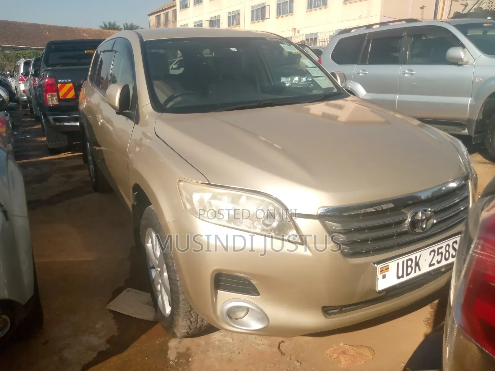Toyota Vanguard 2010 Gold