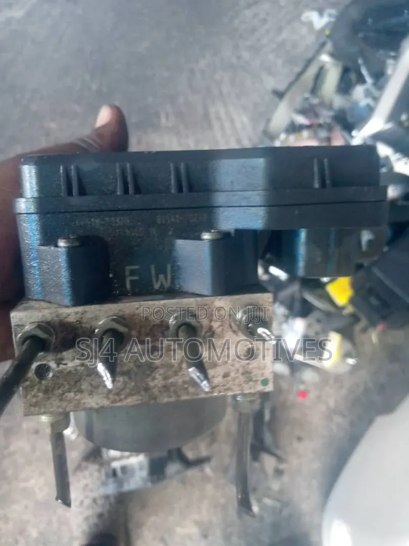 Abs Pump Toyota Noah 2010