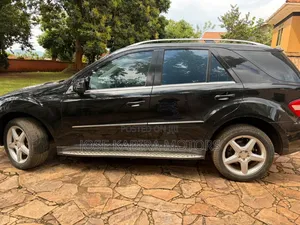 Mercedes-Benz M Class 2011 Black