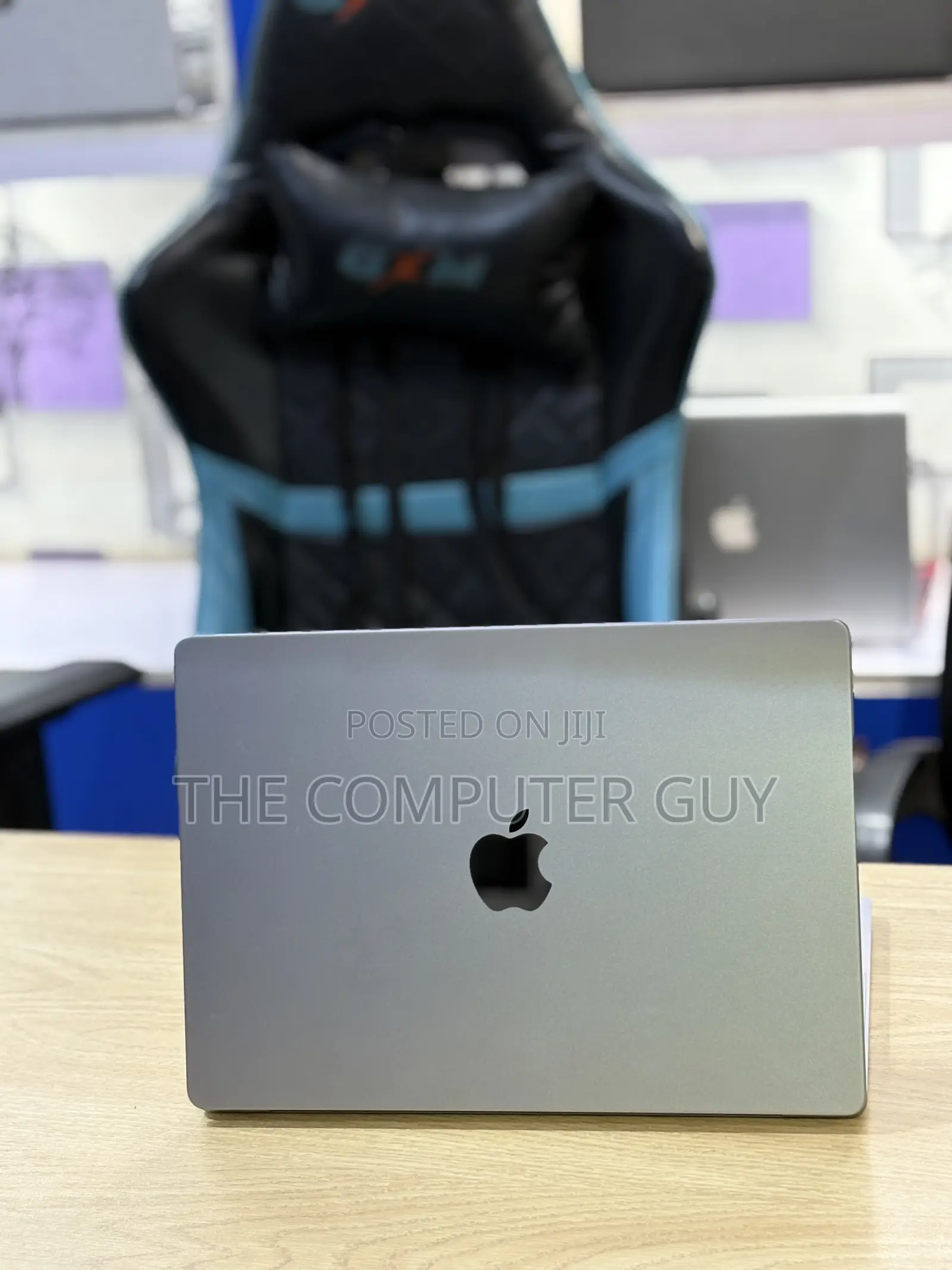 New Laptop Apple MacBook Pro 2023 M3 8GB Apple M3 SSD 1T