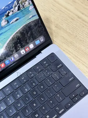 New Laptop Apple MacBook Pro 2023 M3 8GB Apple M3 SSD 1T