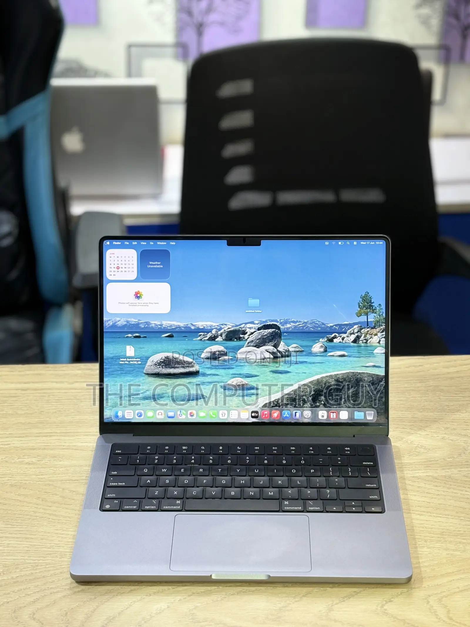 New Laptop Apple MacBook Pro 2023 M3 8GB Apple M3 SSD 1T