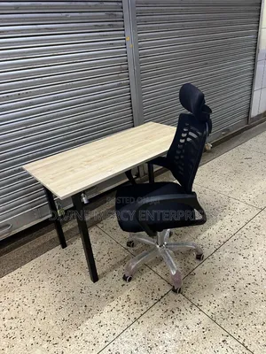 Adjustable Headrest Offices Chair and Table