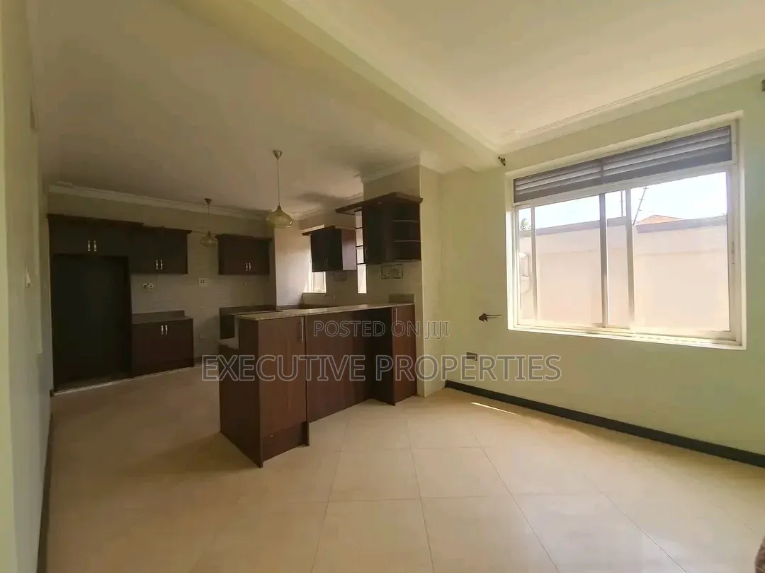 5bdrm Duplex in Kansanga, Central Division for rent