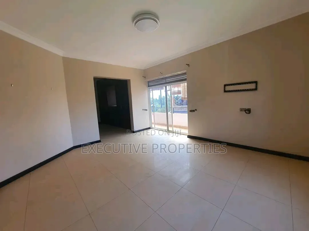 5bdrm Duplex in Kansanga, Central Division for rent