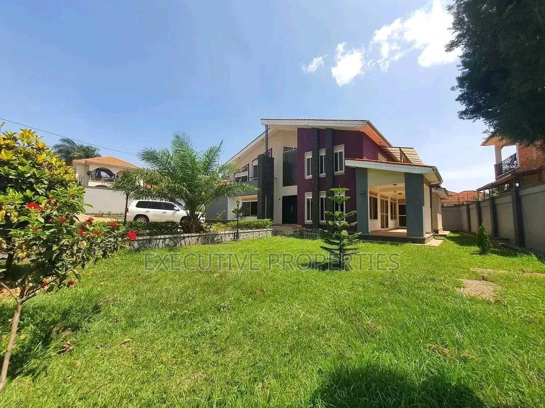 5bdrm Duplex in Kansanga, Central Division for rent