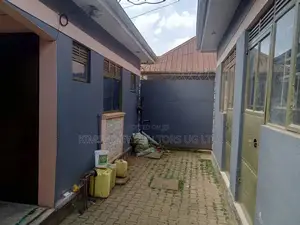 4bdrm Duplex in Division A for sale